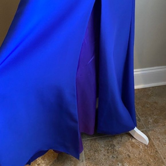 Prom/Mardi Gras Ball/Evening Gown - Picture 9 of 10